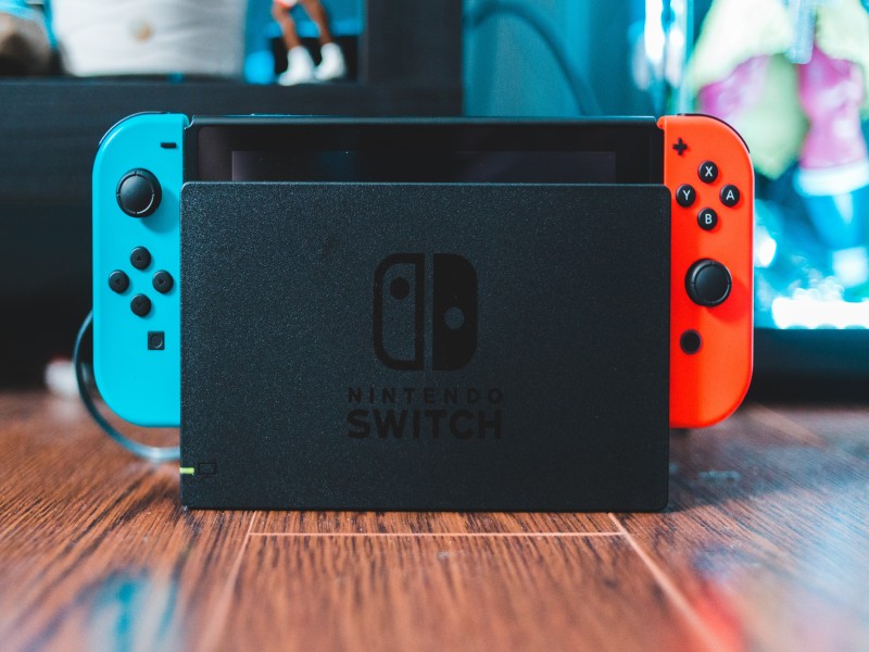 nintendo switch gaming console