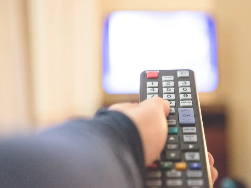 pointing remote at tv